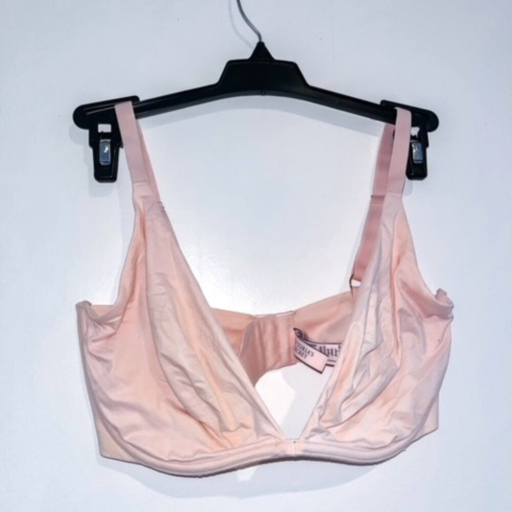 Victoria's Secret Incredible Unlined Plunge Bra